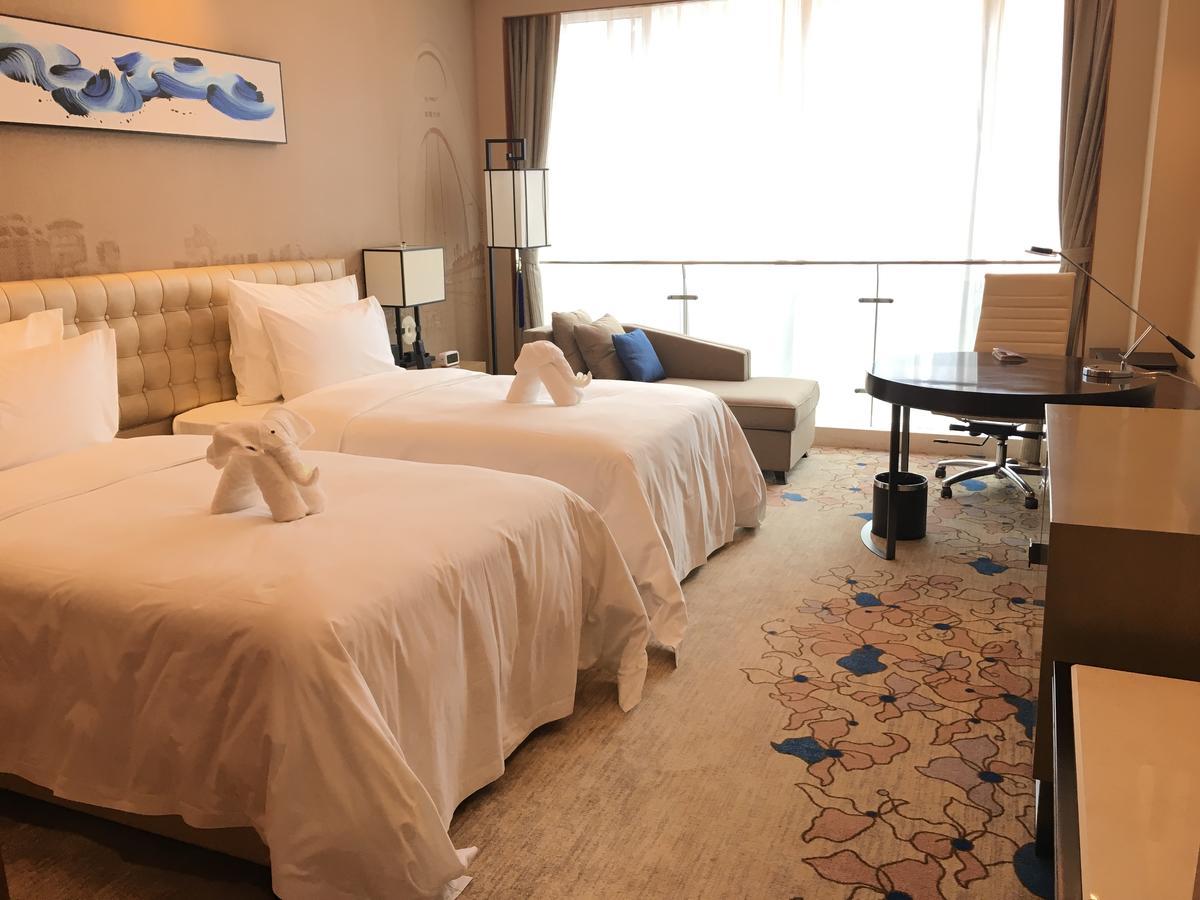 פושאן The Thousand Lantern Lake Hotel מראה חיצוני תמונה