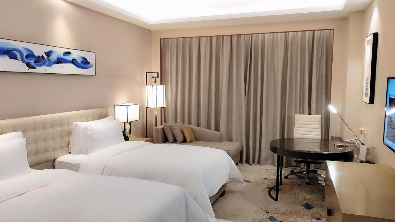 פושאן The Thousand Lantern Lake Hotel מראה חיצוני תמונה